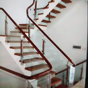 MẪU CẦU THANG KÍNH ĐẸP THẠNH PHÚ BẾN TRE