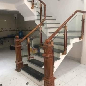 THI CÔNG CẦU THANG KÍNH GIÁ RẺ BÌNH ĐẠI