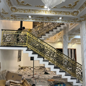 CẦU THANG NHÔM ĐÚC BA TRI