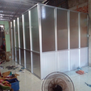 NHẬN THI CÔNG VÁCH NGĂN KÍNH UY TÍN BA TRI