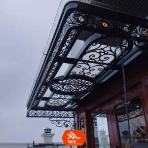 Lắp Đặt Mái Kính Cường Lực Bền Đẹp – Minh Phú 0962 918 369