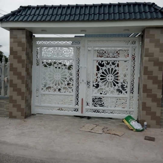 THI CÔNG CỬA CỔNG CNC BA TRI