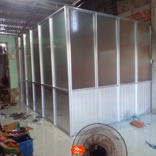 NHẬN THI CÔNG VÁCH NGĂN KÍNH UY TÍN BA TRI