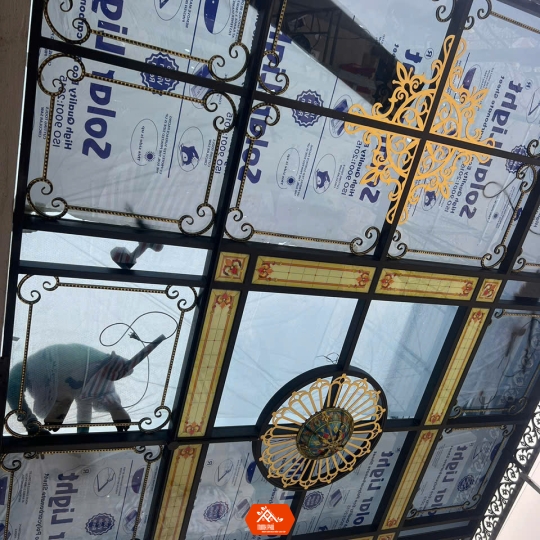 LẮP ĐẶT MÁI KÍNH BA TRI