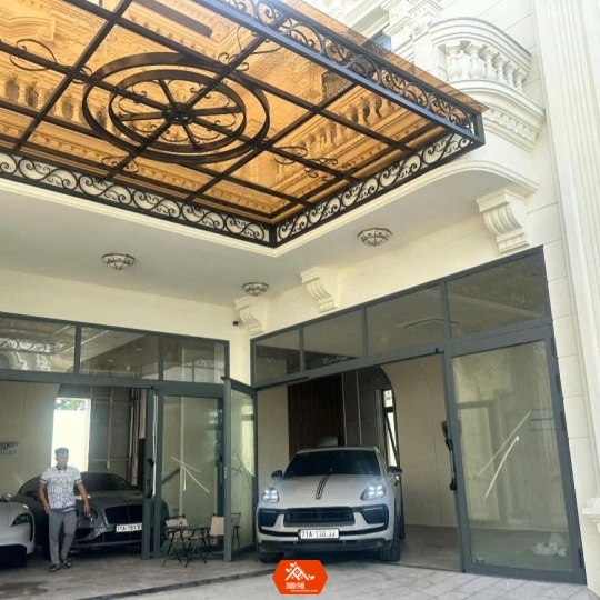 MÁI KÍNH MÀU BẾN TRE