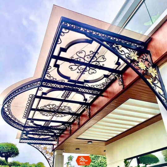 Mái Kính Cường Lực Sang Trọng Cho Biệt thự – Minh Phú