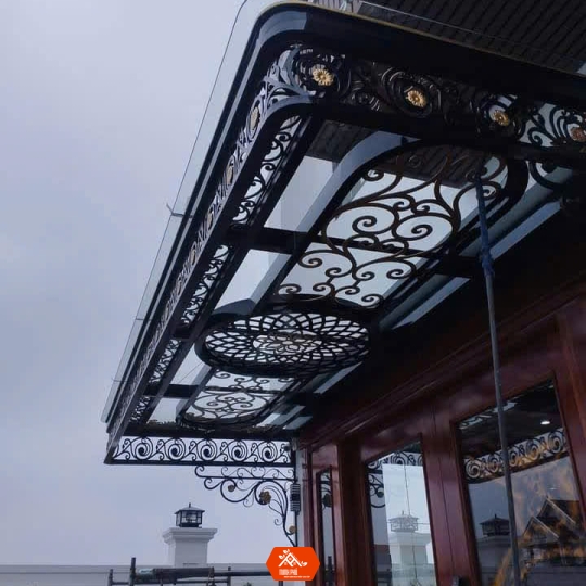 Lắp Đặt Mái Kính Cường Lực Bền Đẹp – Minh Phú 0962 918 369